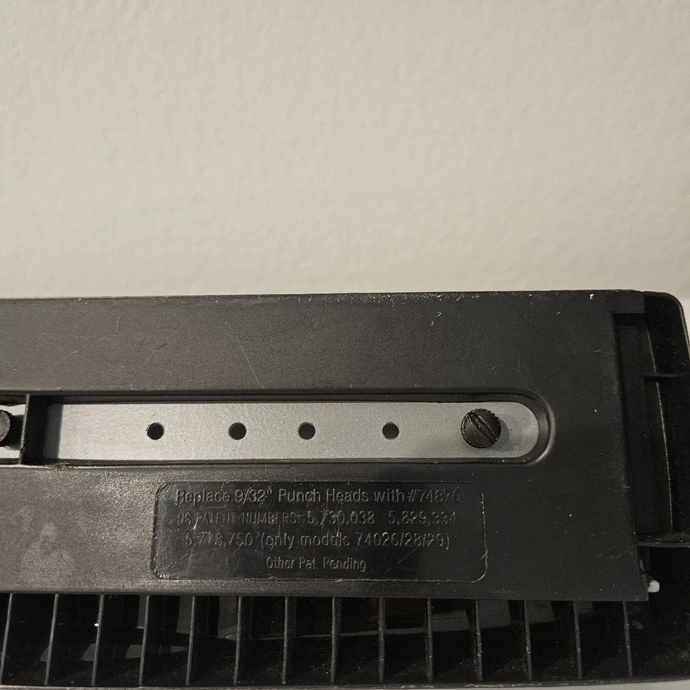 Swingline Acco Brand Heavy Duty Black 3 Hole Punch 74870 Puncher